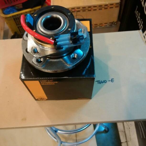 Ready Part Laher roda depan Chevrolet Zafira. COD