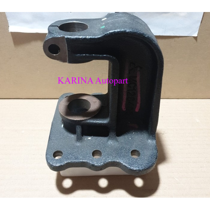 HANGER HELPER BELAKANG BAGIAN BLK. MITSUBISHI CANTER ORIGINAL MC128400