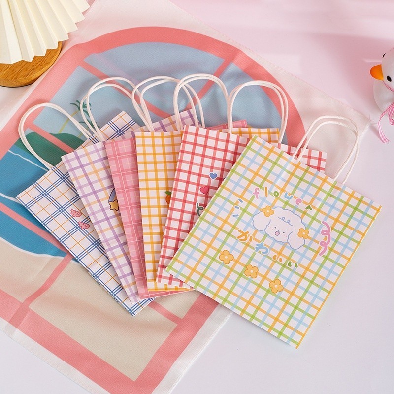 

TTT Paperbag Karakter Kartun Beruang Lucu Goodie Bag Motif Rabbit & Bear Tas Jinjing Serbaguna Bingkisan Hadiah Hampers Ulang Tahun Anak Kotak Souvenir Kantong Tentengan Bingkisan Paper Bag Kertas Mini Lucu Aesthetic