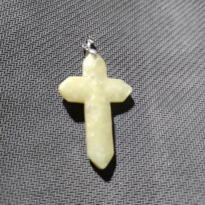 liontin batu giok salib warna hijau