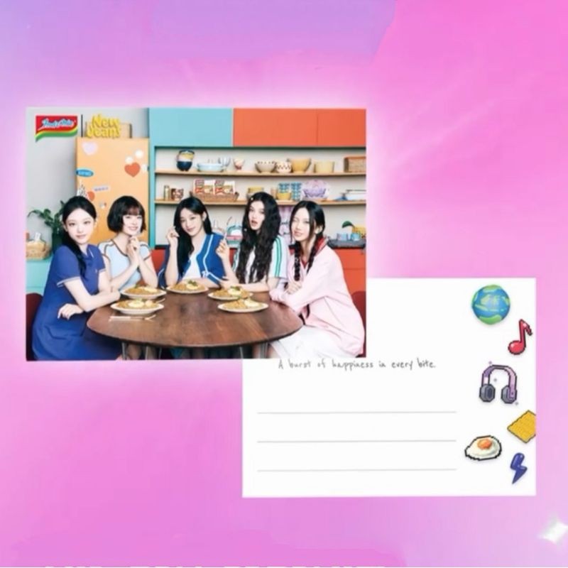 

Indomie New Jeans Exclusive 3 Postcard Set with Frame