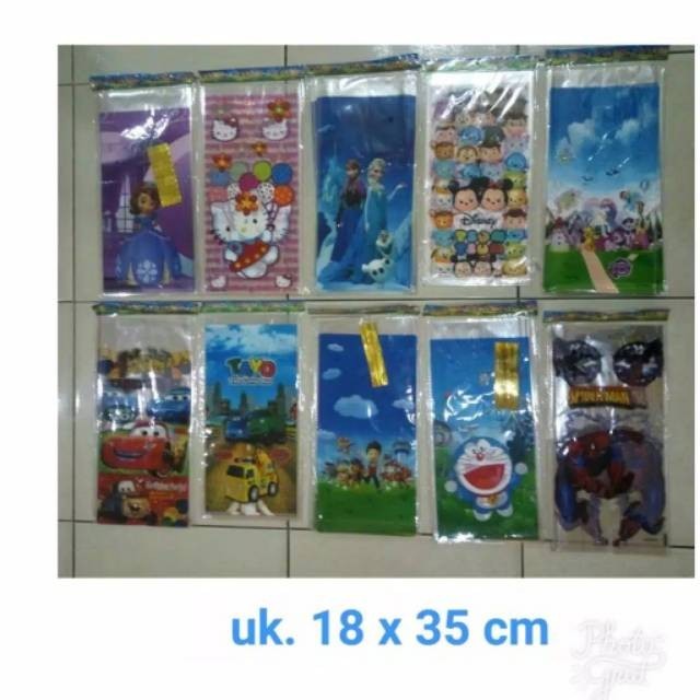 

RB001 Plastik Snack Karakter Besar dan kecil/Plastik Ulang