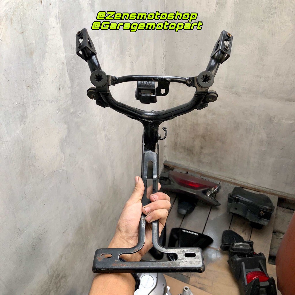 Dudukan Lampu Tanduk Rusa CBR Lokal K45A Ori Copotan