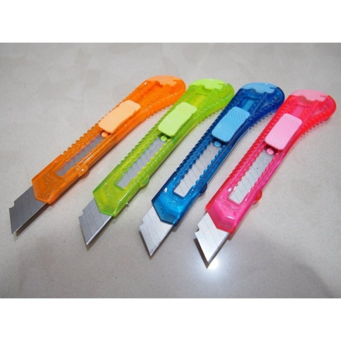 

Pisau Cutter Plastik Besar Warna - Cutter Kater - Pisau Cutter