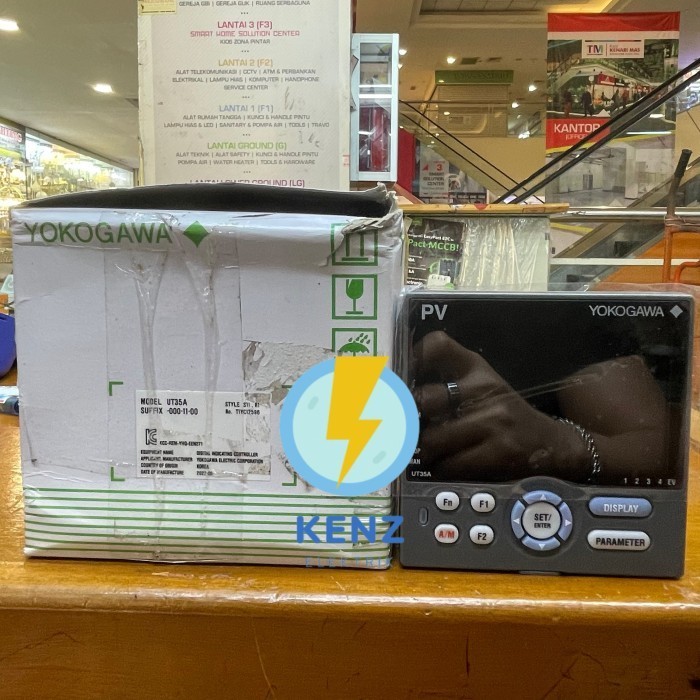 Yokogawa temperature controller UT35A