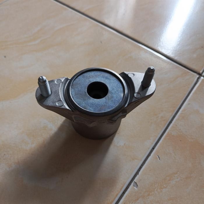 SALE mounting shock belakang Mercedes Benz W246 W176