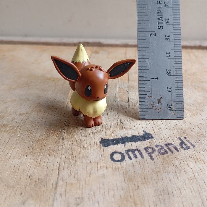 MAINAN figure anime pokemon eevee kode 03