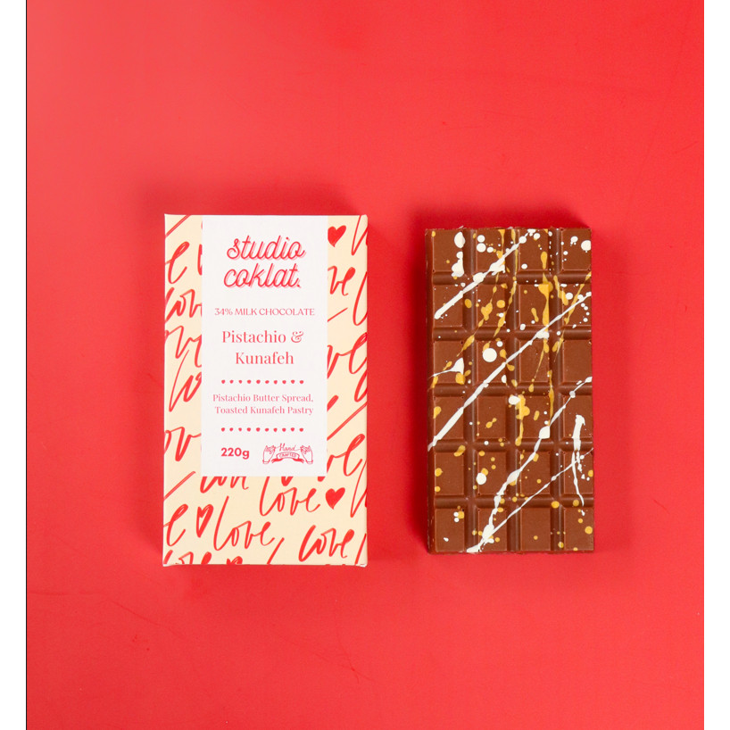 

220gr Pistachio Milk Chocolate Kunafeh Bar