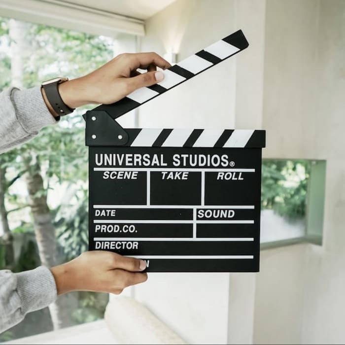 

CLAPPER BOARD PAPAN FILM SUTRADARA HIASAN HITAM