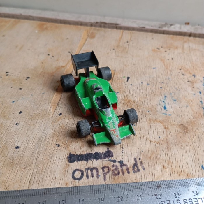 MAINAN diecast majorette F1 racing bekas