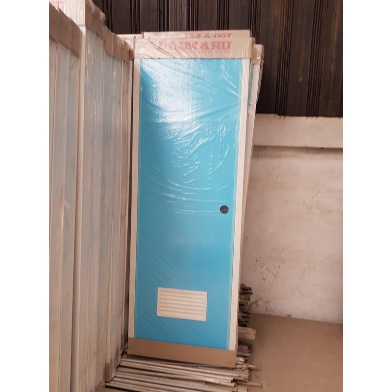 Pintu PVC Biru Merek DAIMARU Untuk Kamar Mandi / WC