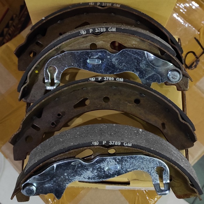 BRAKE SHOE KAMPAS REM BELAKANG MAZDA 2