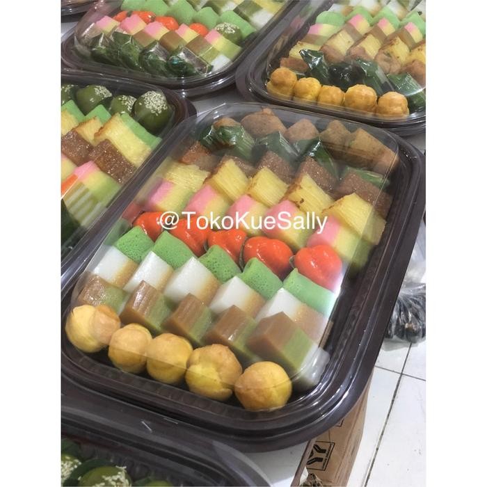 

A DlJajanan Pasar / Kue Nampan / Kue Tampah Tradisional Asli Medan - Isi 50