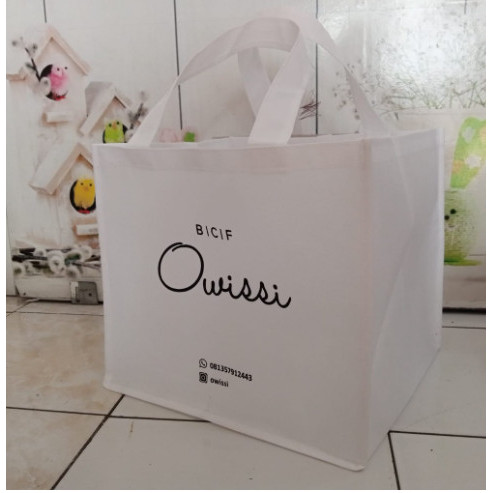 

Tas Spunbond Dus Kue Besar Free Sablon 1 Warna