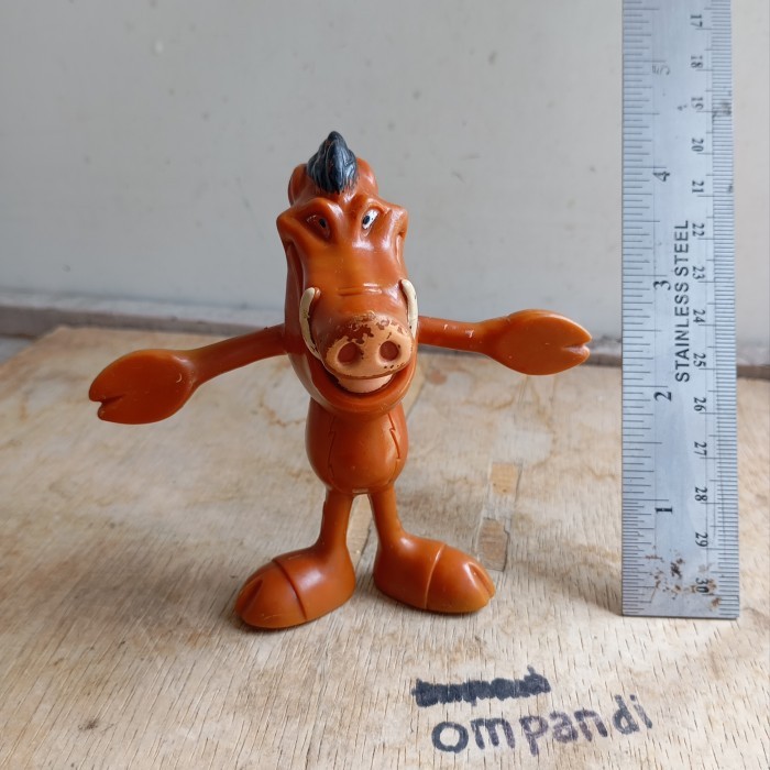 MAINAN figure kartun disney lion King pumbaa kode 01