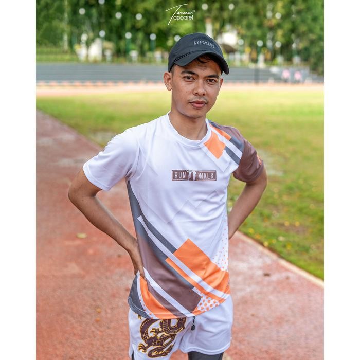 Kaos Running Pria Dry-Fit – Warna Putih, Bahan Adem & Nyaman, Ukuran S–XXL