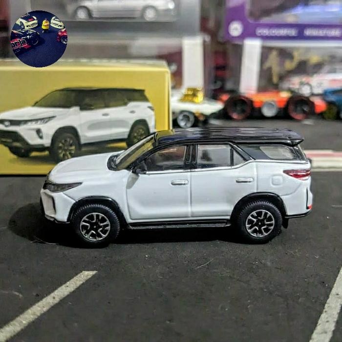 HJ99 Diecast Para64 Toyota Fortuner Platinum White