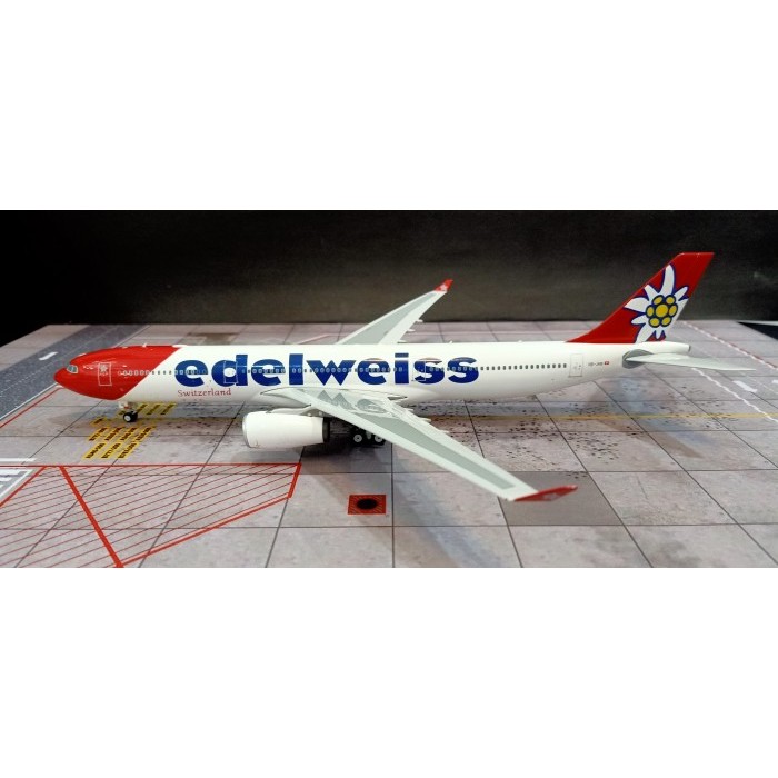 Pesawat Terbang Edelweiss Airlines A330-300 HB-JHR  Phoenix Skala 1/200 ( Metal ) Diecast