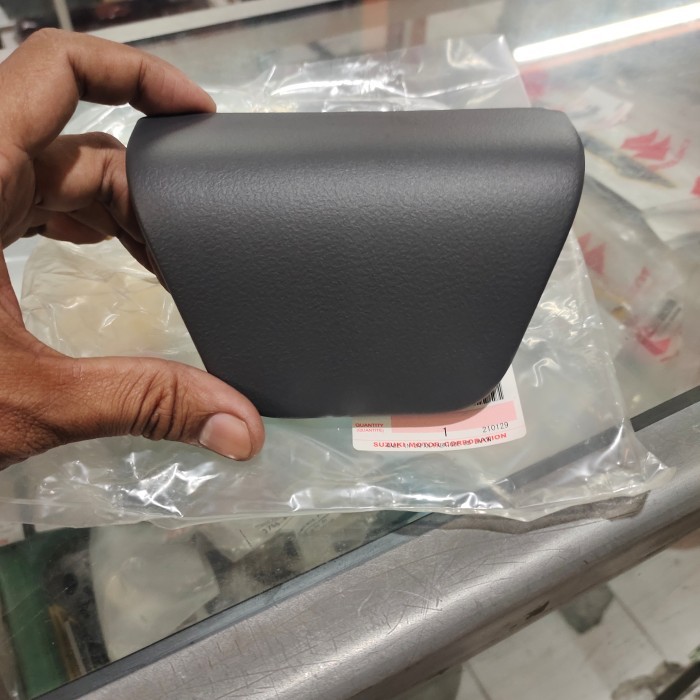 tutup baut jok belakang Suzuki Swift old ORI sgp HARGA 1Pc
