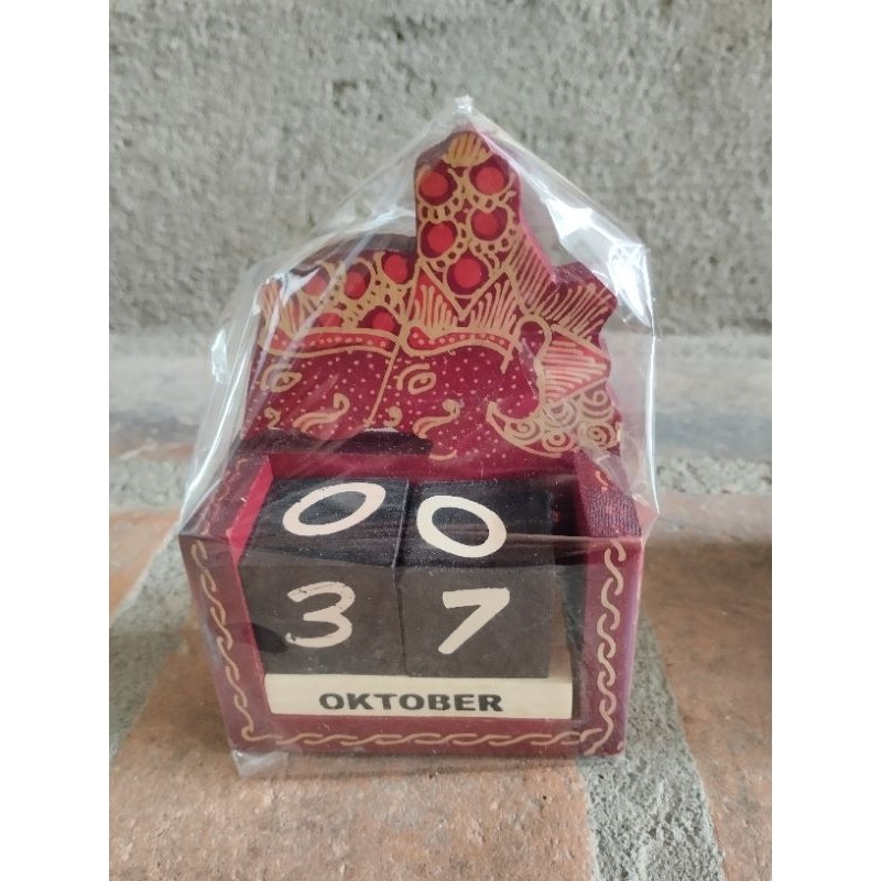 

Kalender Abadi Batik Kayu/ Souvenir Jogja Indonesia