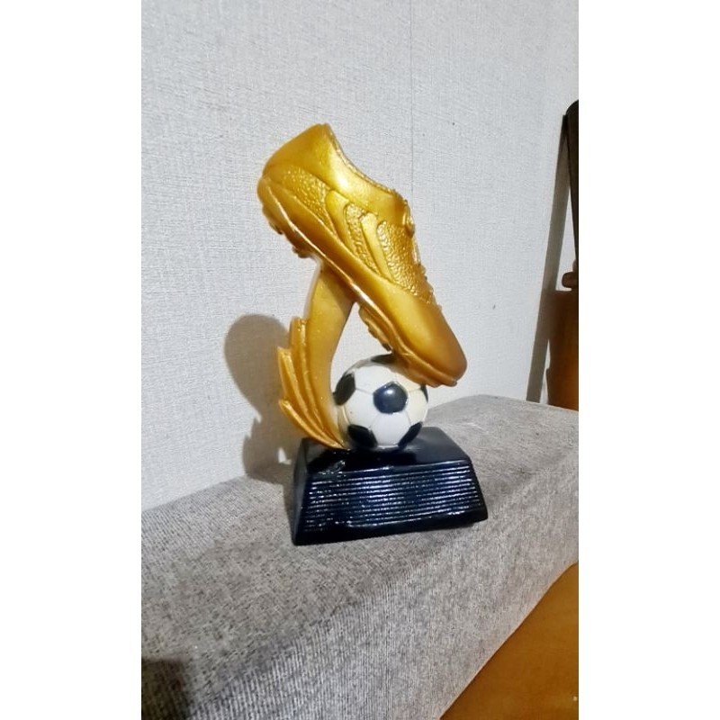 piala/trofi top score sepak bola dan futsal. 26cm