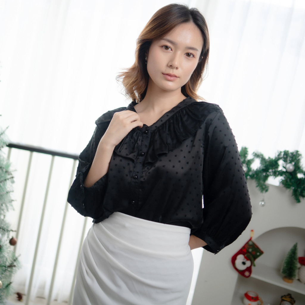 FAME - Annette Blouse Satin Textured Gold/Hitam - 9211872/73