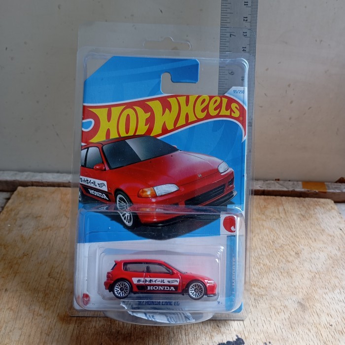 MAINAN hot wheels honda civic eg merah