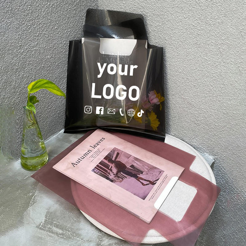 

Minimum order of 50 square mouth plastic handbags, gift transparent packaging bags, clothing shopping bags, printed logo