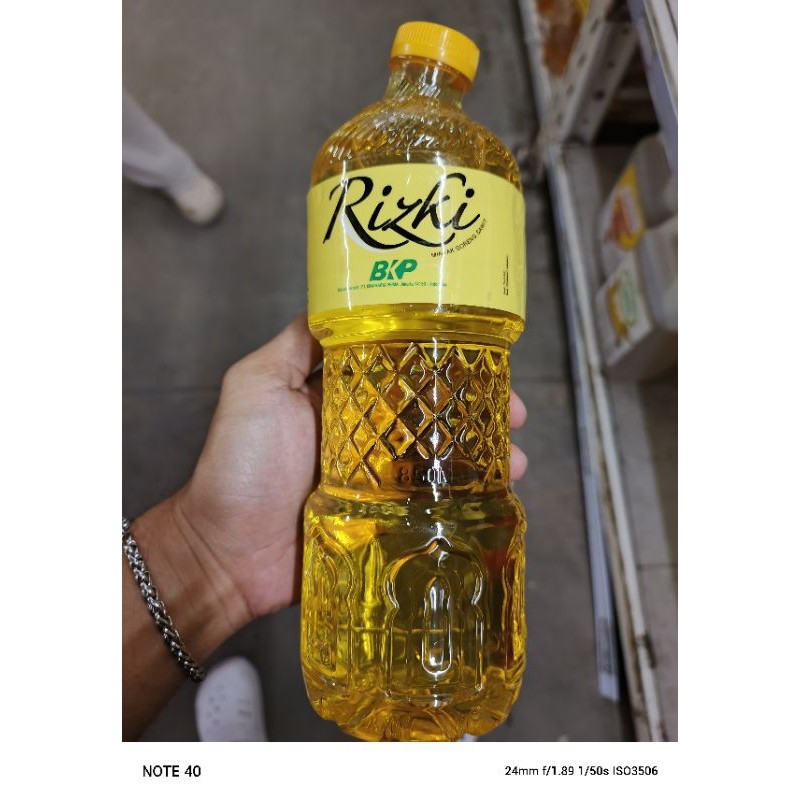 

Minyak goreng rizky botol 850 ml