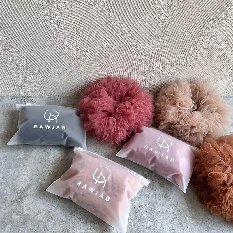 

Cepol Hijab Size Jumbo - Kuncir Hijab - Scruncie Hijab Dewasa Anti Pusing Korea Aesthetic Scrunchie