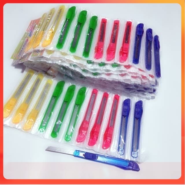 

CUTTER 12pcs CUTTER SEDANG KEMASAN RENCENG GROSIR