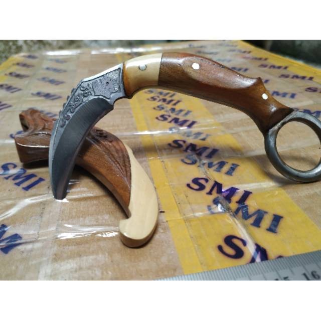 new hiasan ding -ding Kerambit mini jati ukir bilah batik