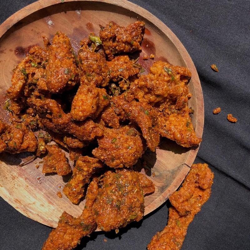 

Keripik Kulit Kriukk Ayam Pedas Daun Jeruk Dan Original kulit krispy pedas daun jeruk 1KILO gram