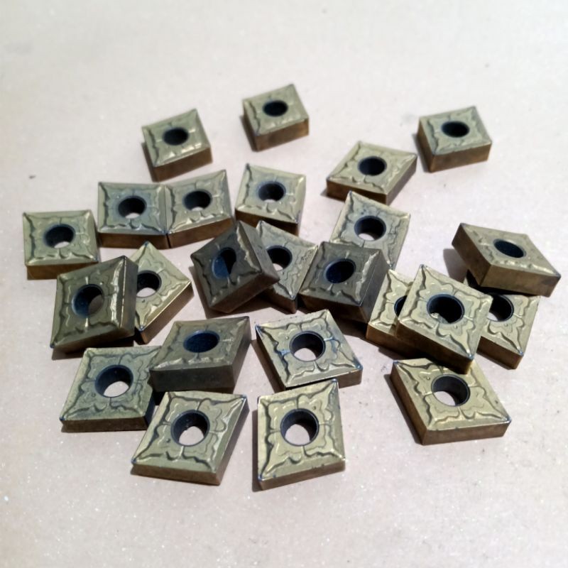 INSERT CNMG1204 INSERT CNMG 12 04 PAHAT BUBUT CNMG12 BEKAS CERMET