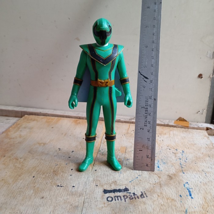 MAINAN figure power rangers magiranger hijau