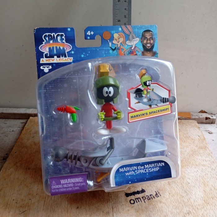 MAINAN figure kartun marvin space jam
