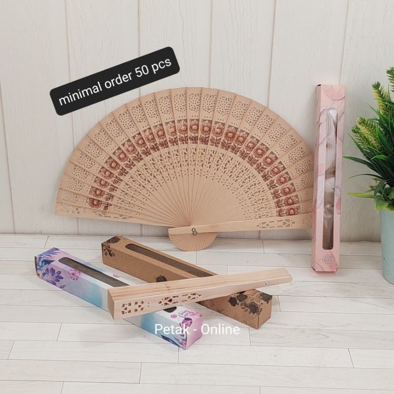 50 pcs Kipas Kayu/ Kipas Cendana Kemasan Box