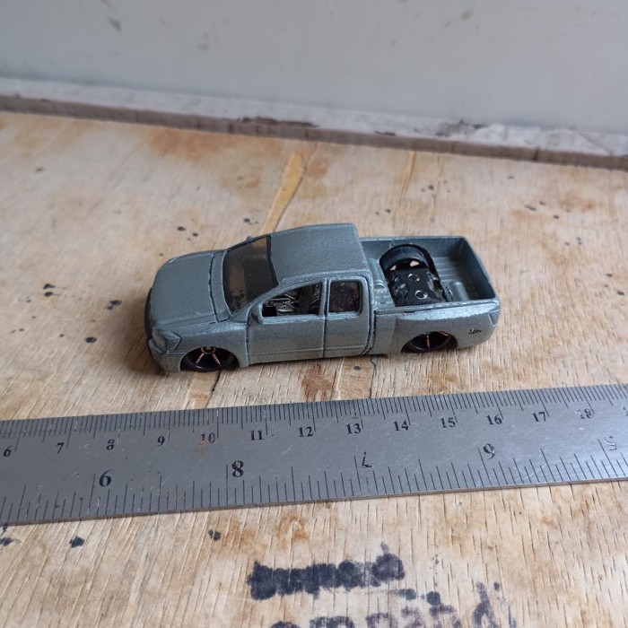 ZS34 hot wheels Nissan Titan pick up