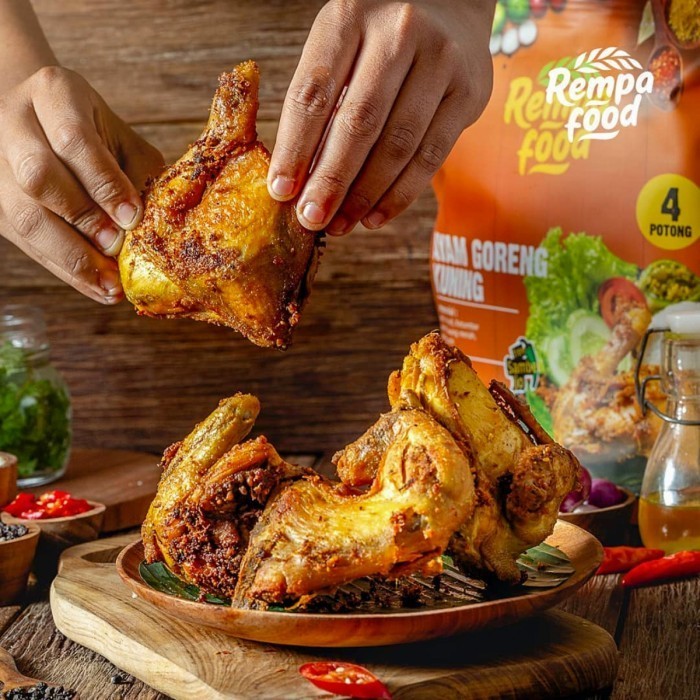 

Ayam Ungkep Bumbu Kuning Siap Goreng / Masak + Sambal Ijo (1 ekor)