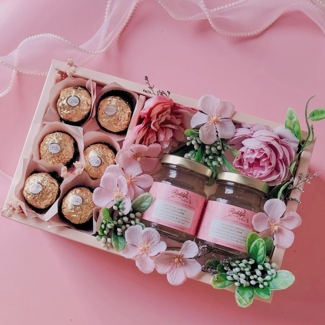 

[Best Seller] Parcel valentine with realfood edisi valentine kado valentine + coklat
