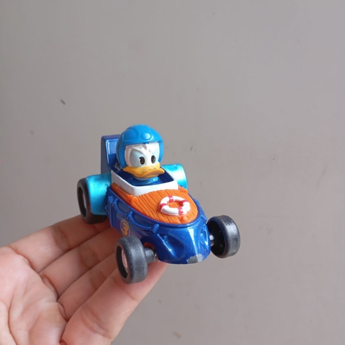 MAINAN diecast mobil Disney Donald duck bekas