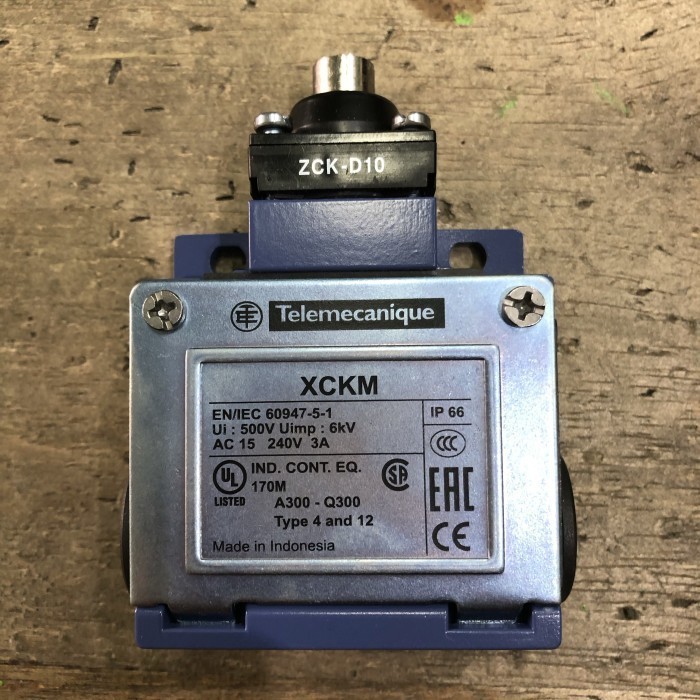 SCHNEIDER LIMIT SWITCH XCKM110H29