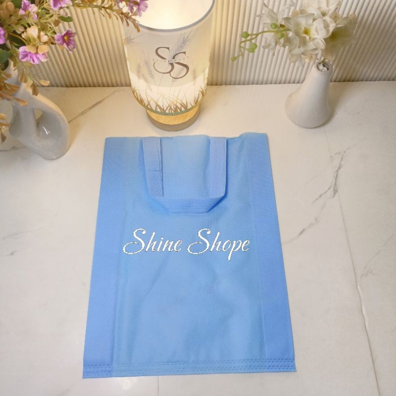 

Goodie bag spunbond 25x35x8 cm tas kain kantong belanja tas souvenir ultah tote bag polos warna