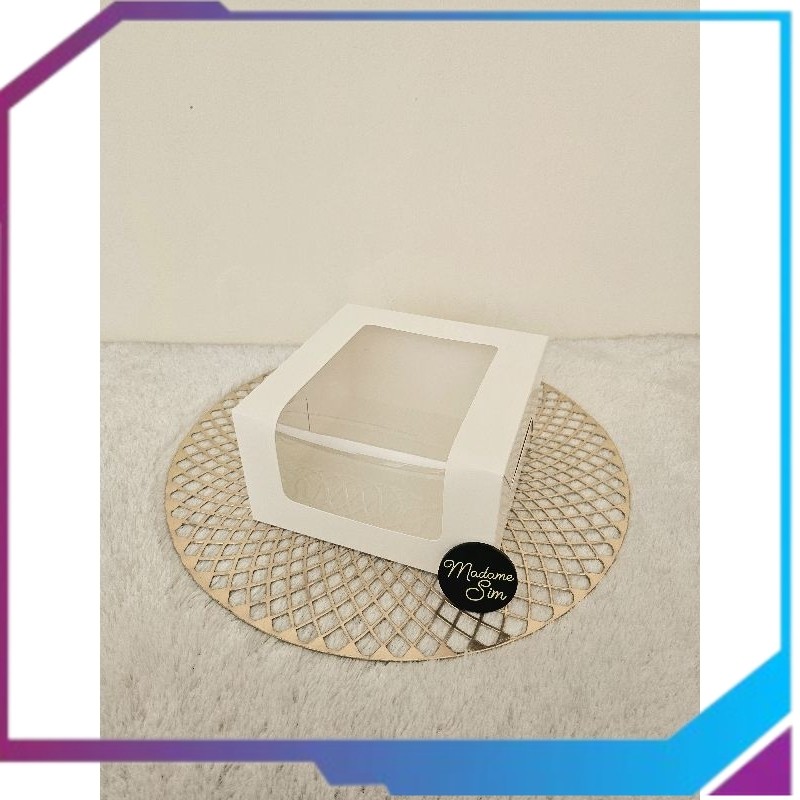 

BOX IVORY - BOX HAMPERS - KOTAK BOLU - DUS ROTI 18x18x10 - JENDELA (ISI : 10 PCS)