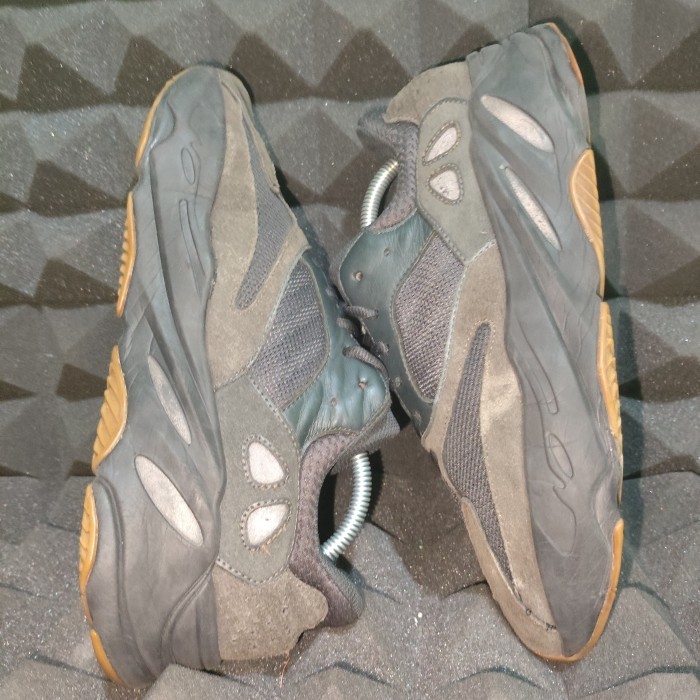 ADIDAS YEEZY B00ST 700 UTILITY BLACK