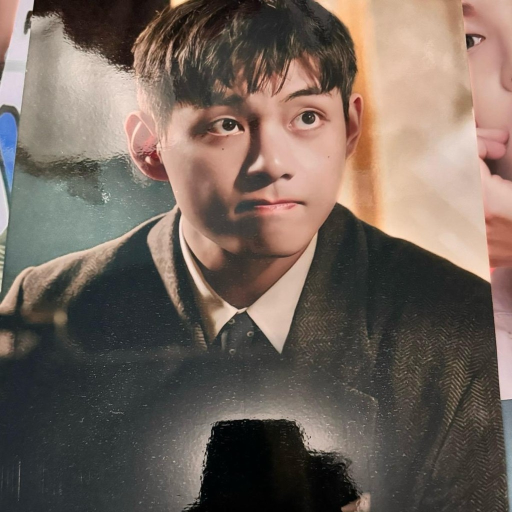 

Custom Poster KPOP A4 Laminasi Glossy Depan 230 GSM
