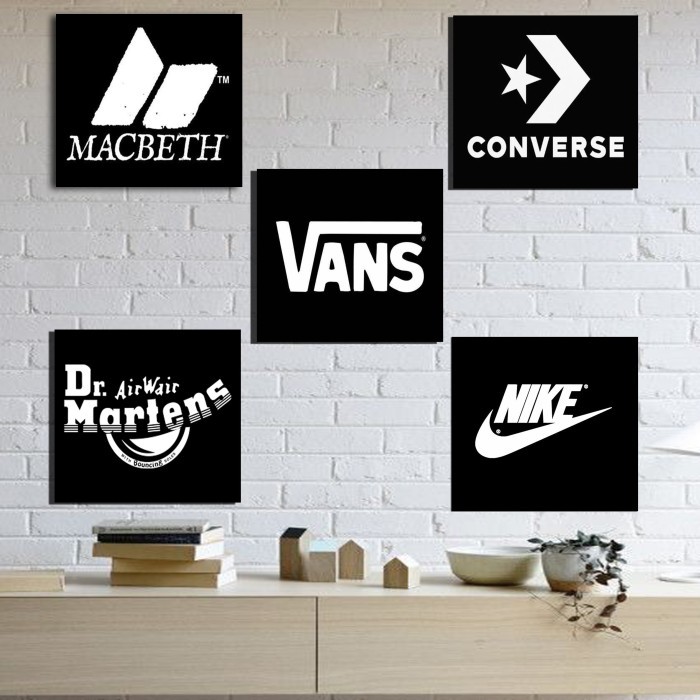 

DL25 Poster Dinding Paket Brand Sepatu