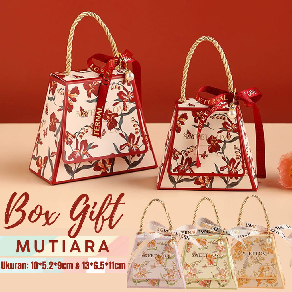 

Box Gift Hampers Kotak Hantaran Seserahan Kotak Segitiga Hadiah Tertutup Motif Bunga Mutiara