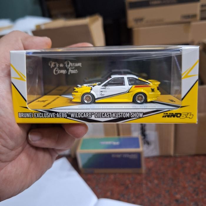 LP2155 Inno Skala 64 Toyota Sprinter Trueno AE86 Brunei Exclusive