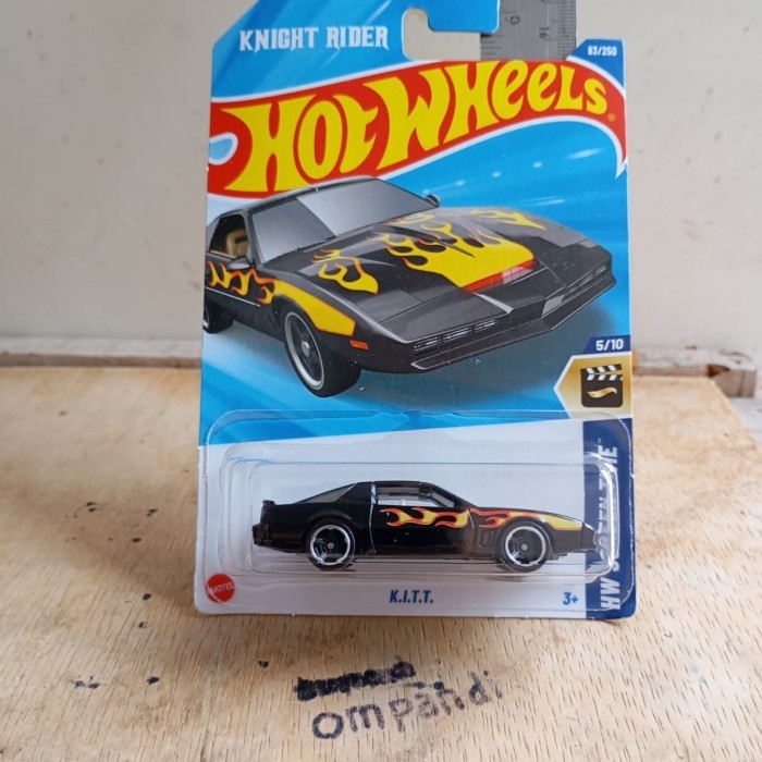 MAINAN hot wheels mobil knight rider kitt